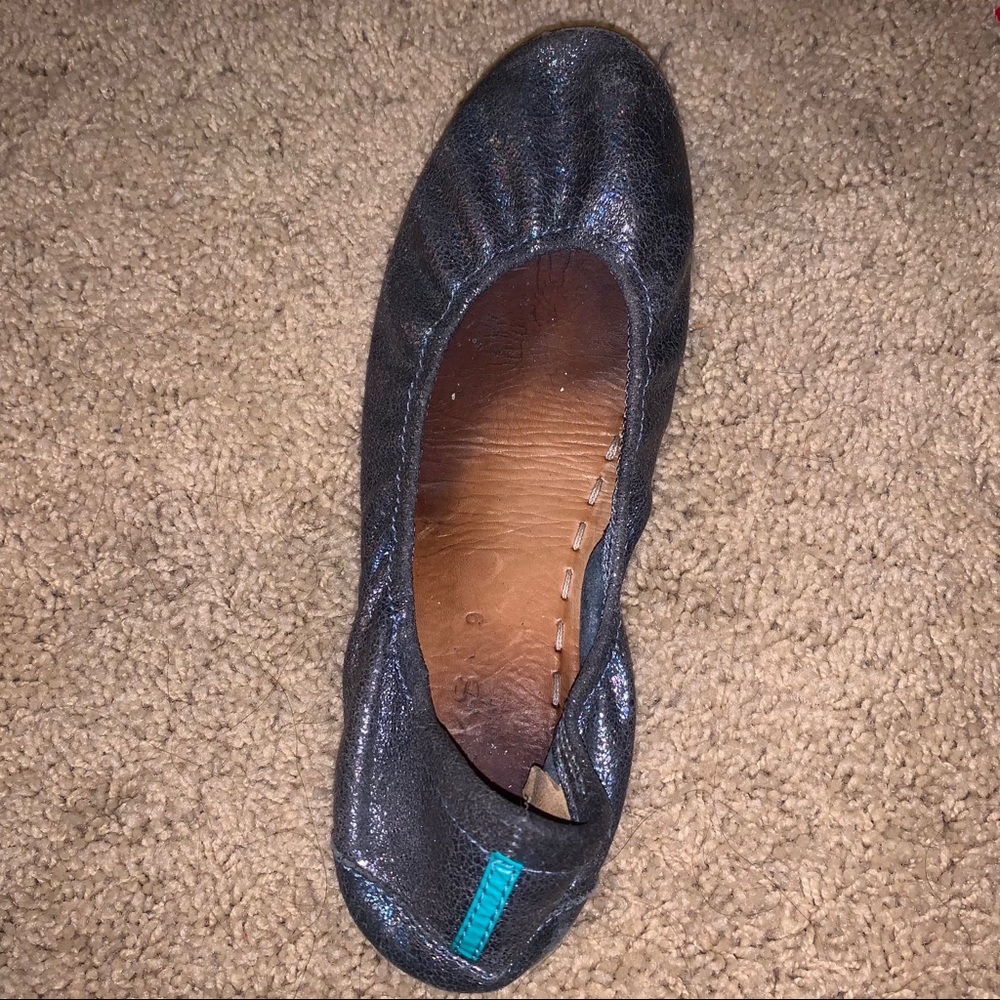 Tieks left single silver glitter shoe moonstruck